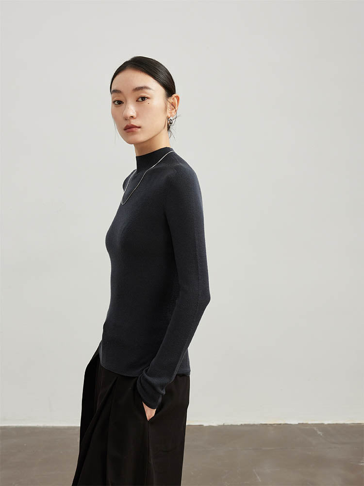 Minimalist Turtleneck Wool Sweater