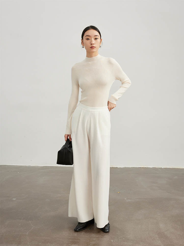 Minimalist Turtleneck Wool Sweater