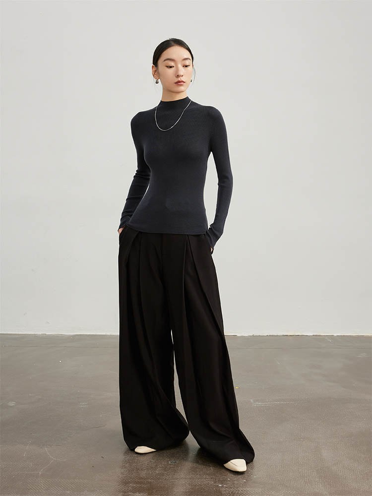 Minimalist Turtleneck Wool Sweater