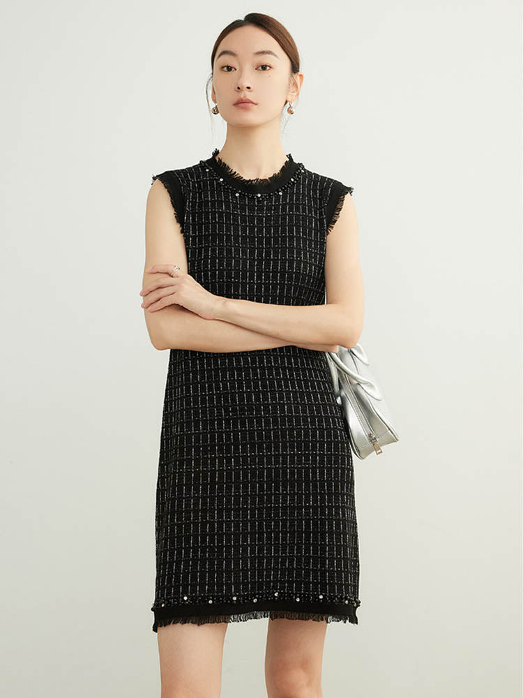 Elegant Pearl-Embellished Knitted Wool Skirt