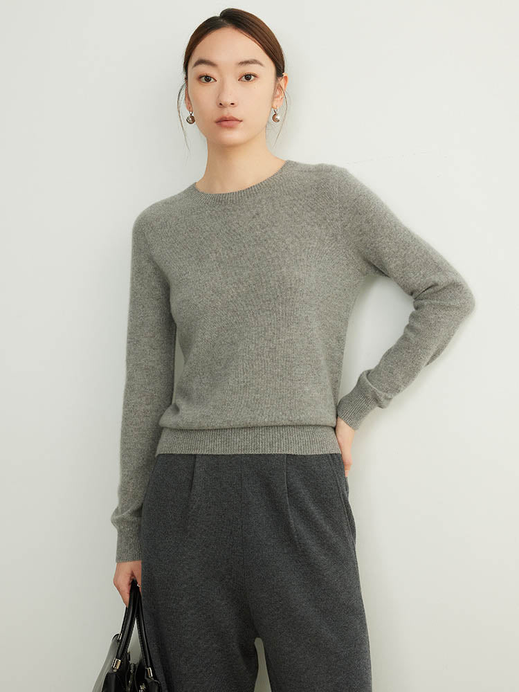 Round Neck Seamless Cashmere Sweater