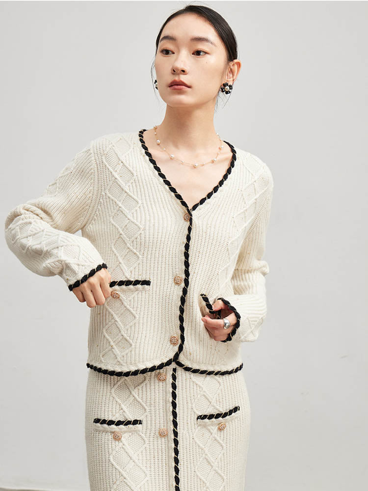 Stylish Contrast Design Wool Cropped Sweater